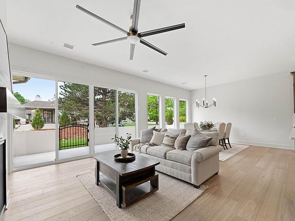 5th image of 3 E Via Roma St
