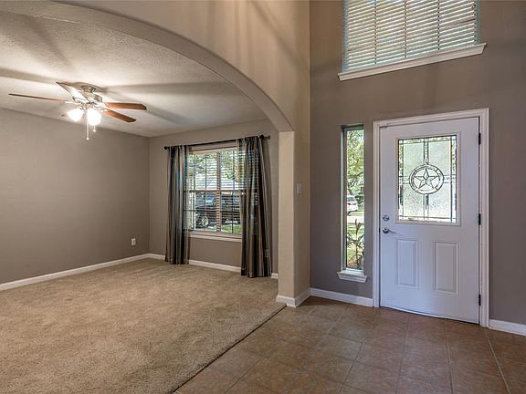 4th image of 304 Glade Bridge Ln