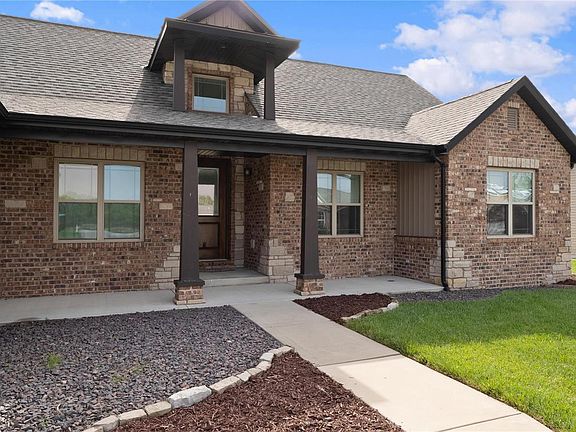 4th image of 400 Silverthorne Dr