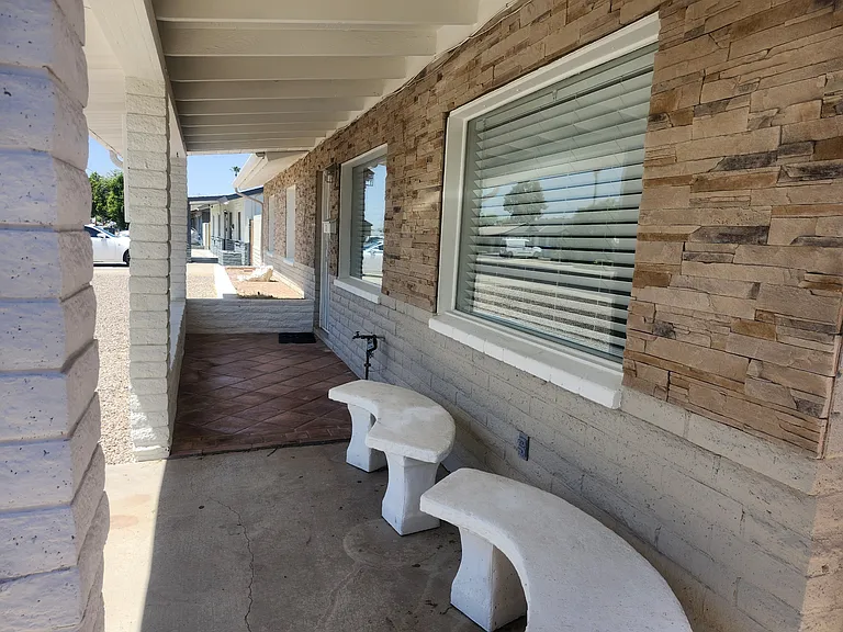 3136 W Port Au Prince Ln — Photo 3