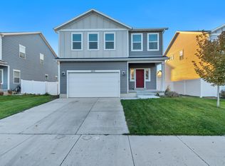 5073 N Folkstone Dr, Eagle Mountain, UT 84005