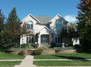 200 E Crossing Meadows Ln, Appleton, WI 54913