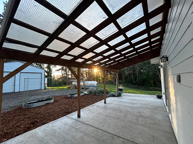 1381 Sydni Ct — Photo 21