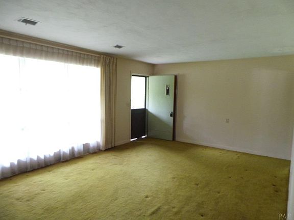 3rd image of 3710 Dunwoody Dr
