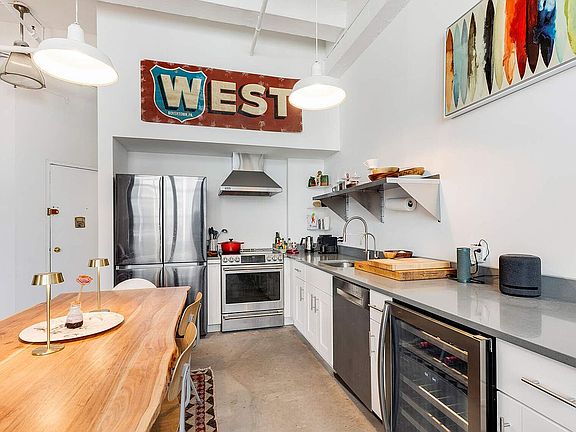 3rd image of 438 W 37th St Room 5D