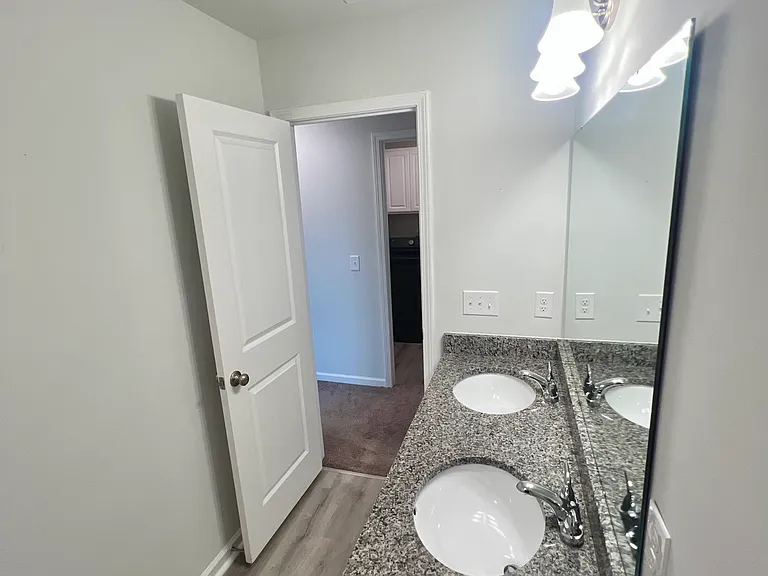 108 Horncastle Ct — Photo 33