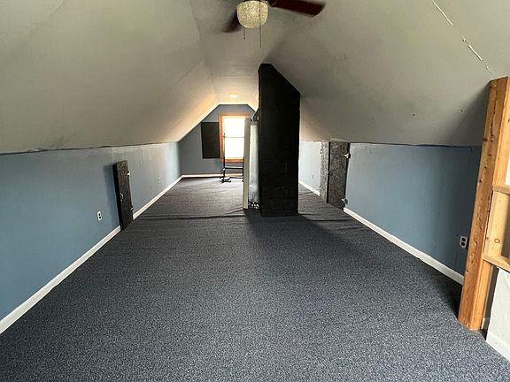 5th image of 586 Linden Ave Unit 2