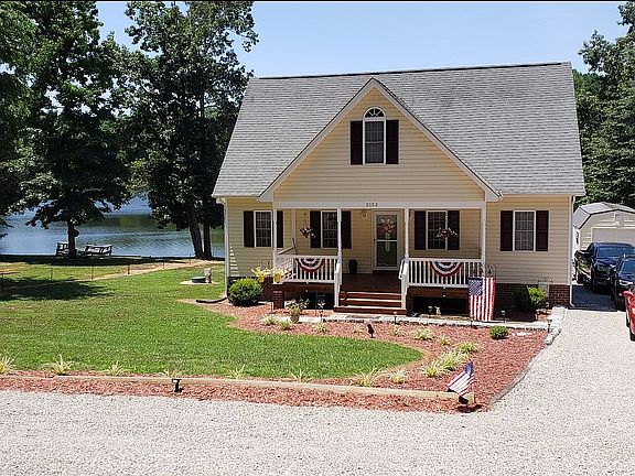 3rd image of 2153 Lakeview Dr