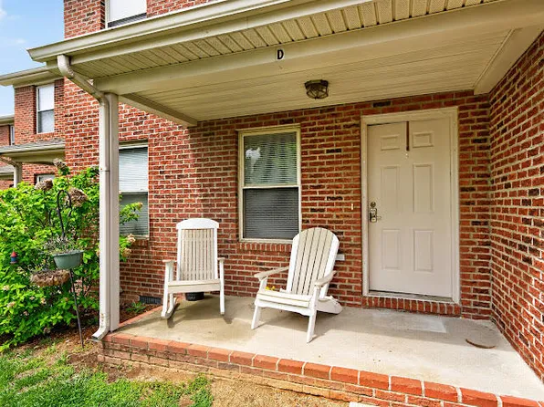 502 Tecumseh Trl APT D, Versailles, KY 40383