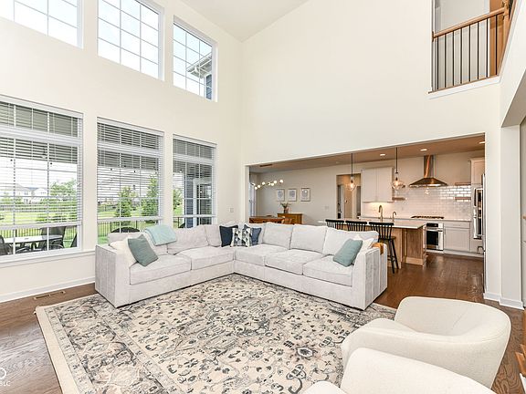 4th image of 15679 Woodford Dr