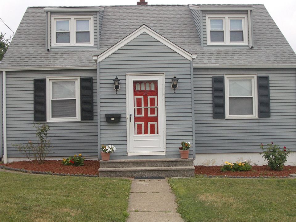 Beautiful Updated Cape!