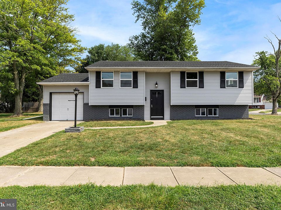 1st image of 722 Olivia Dr
