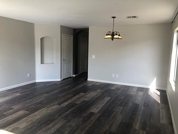 4th image of 2502 W Big Oak St