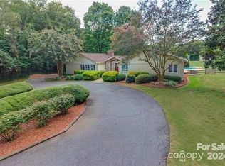 6610 Sardis Rd, Charlotte, NC 28270