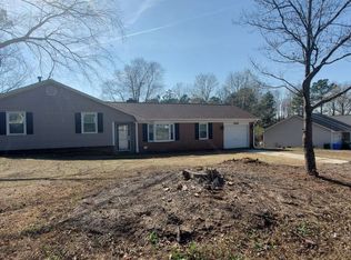 1994 Westcliff Rd, Fayetteville, NC 28304