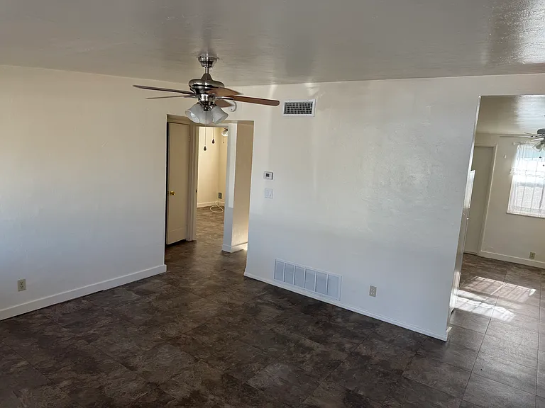 E Blacklidge Dr — Photo 8