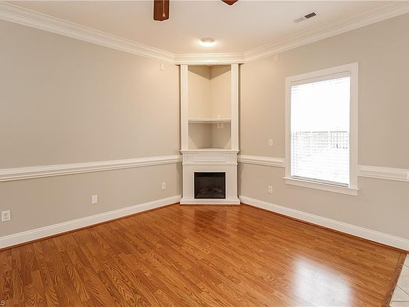 3rd image of 4407 Stephen Oaks Way