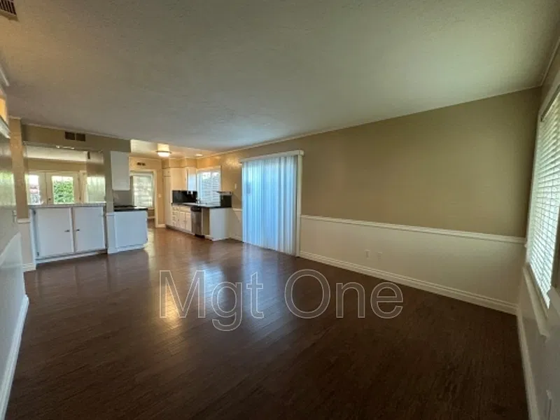3 bed, 2.0 bath, 1511 sqft, $3,400 — Photo 4