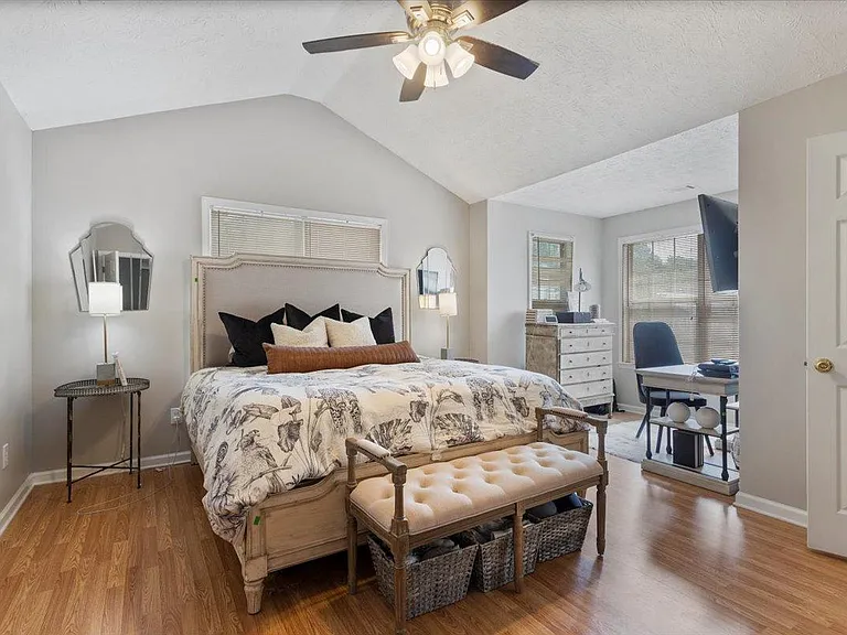1130 Winthrope Chase Dr — Photo 13