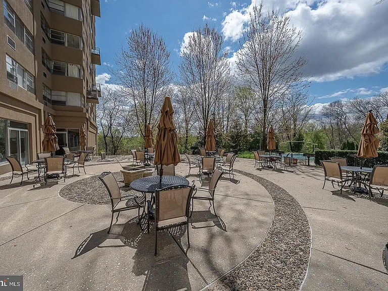 1030 E Lancaster Ave #111 — Photo 25