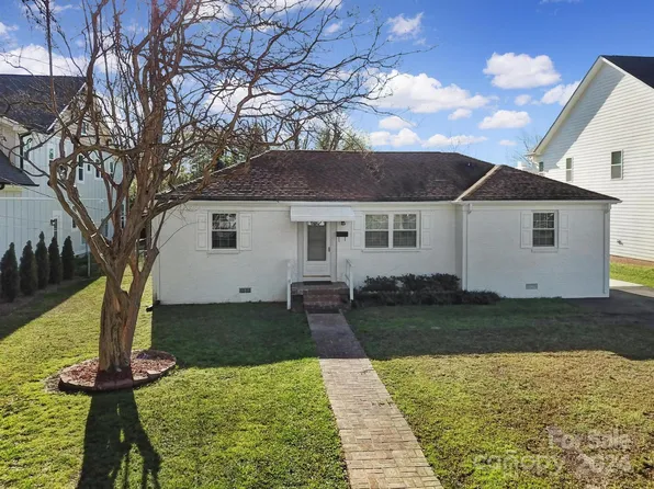 1344 Richland Dr, Charlotte, NC 28211