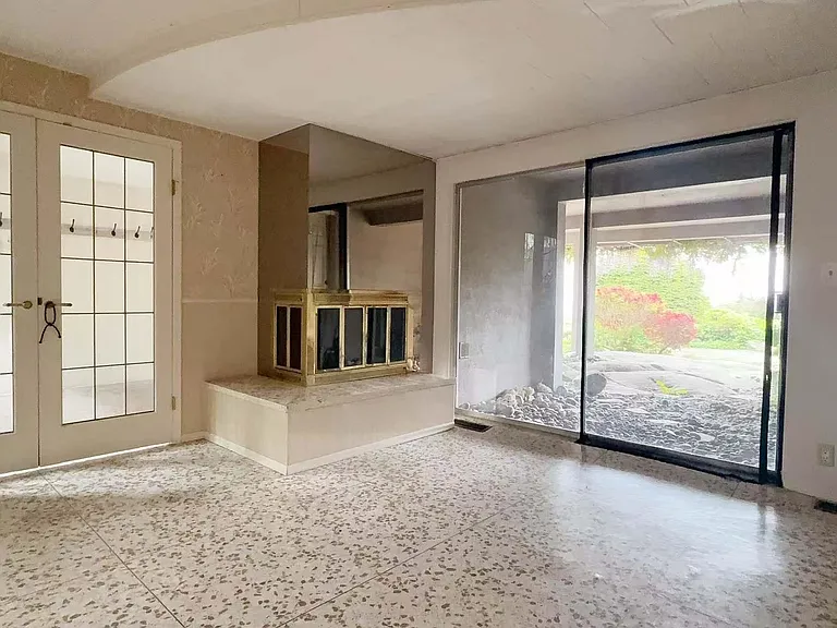 1105 Eyremount Dr — Photo 12