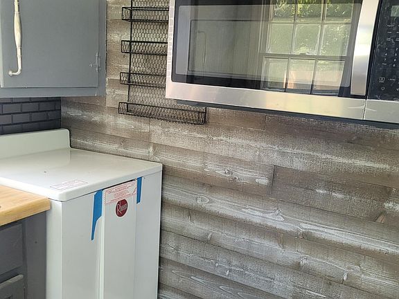 Barnwood Accent on the kitchen wall