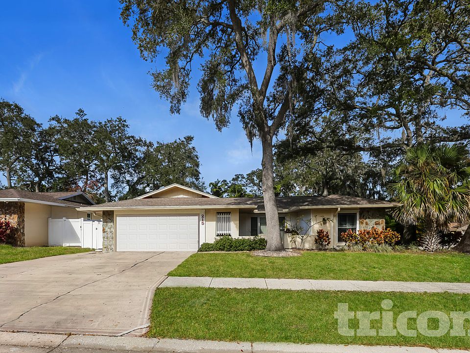1st image of 215 Hillcrest Dr