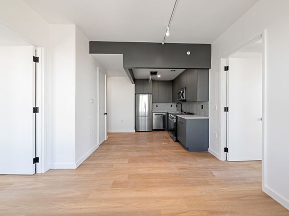 5th image of 931 Carroll St #1306