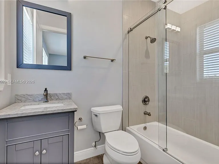 1031 NE 13th Ave — Photo 15
