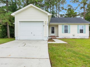 123 Waterfall Dr, Jacksonville, NC 28540