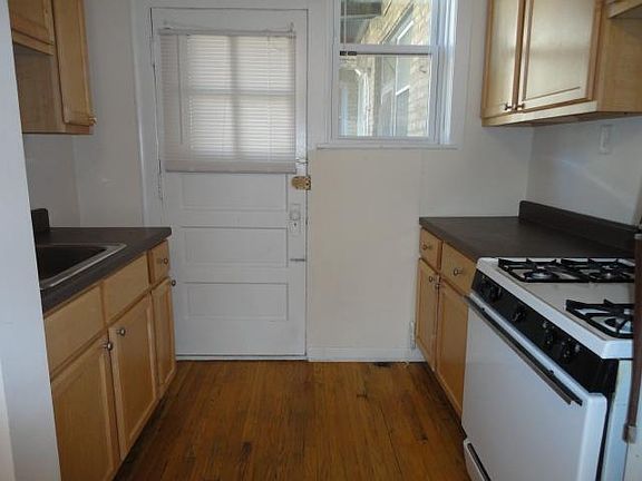2nd image of 2202 W Foster Ave #3V