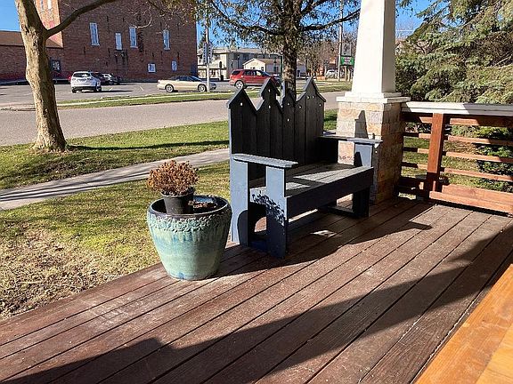 5th image of 7271 Simons St