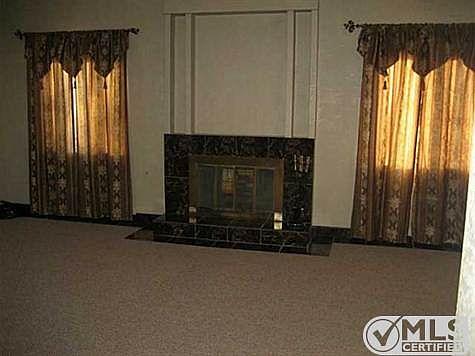 5th image of 323 Amelia Dr