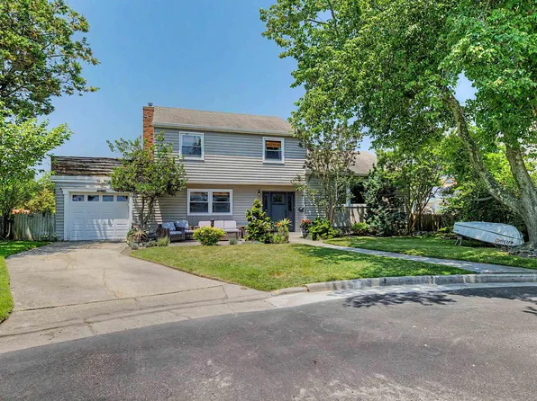 5 Exeter Ct, Margate, NJ 08402