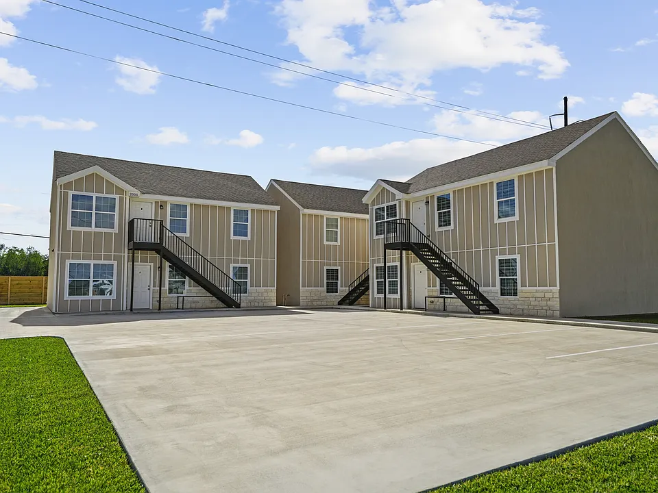 2005 Southridge Ave E