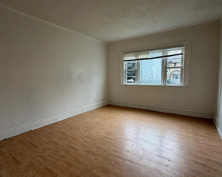 38 E Albany St — Photo 15