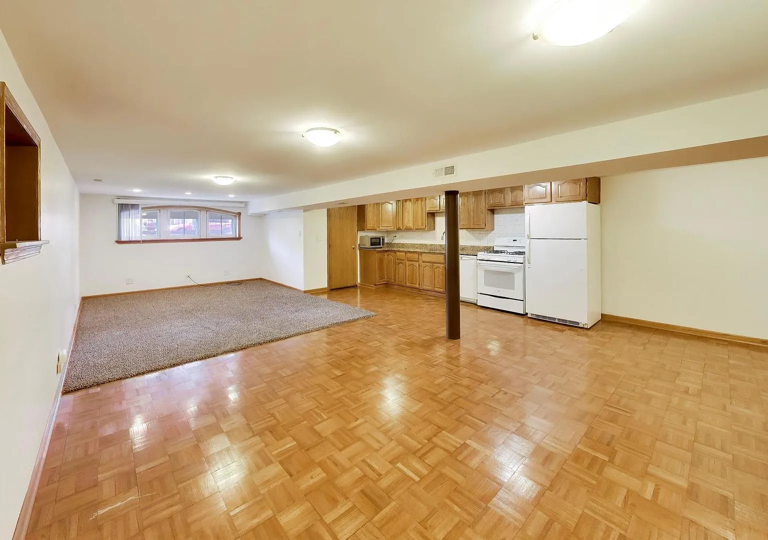 Studio, 900 sqft, $1,500 — Photo 2
