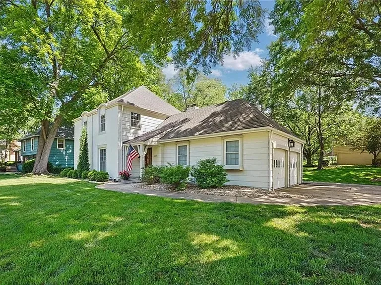 6817 N Bellefontaine Ave — Photo 40