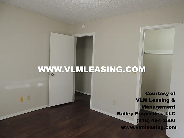 404 W Vicksburg St — Photo 25