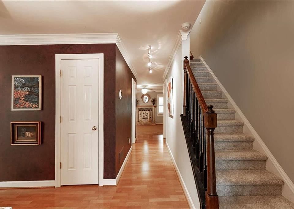 1st image of 1351 Sheffield Glen Way