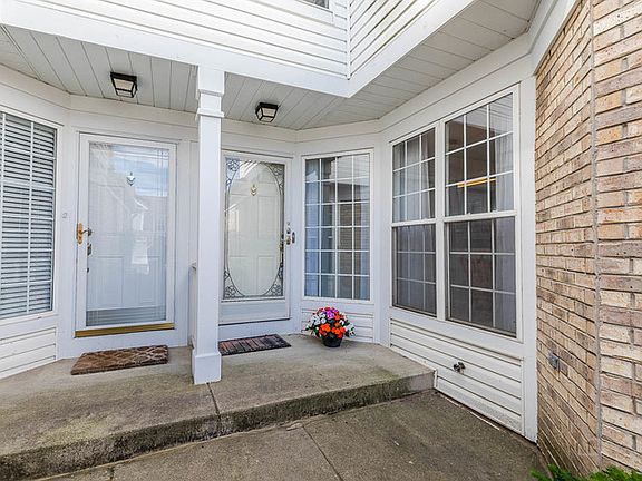 3rd image of 634 Citadel Dr