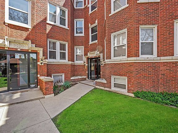 5th image of 6417 N Greenview Ave APT 1E