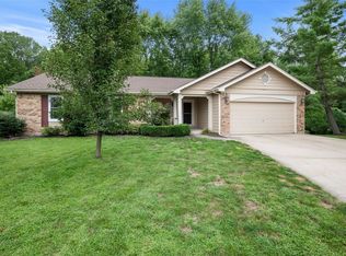 14 Fox Moor Ct, Saint Charles, MO