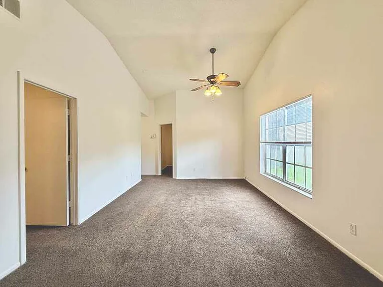 599 Capistrano Ct — Photo 15