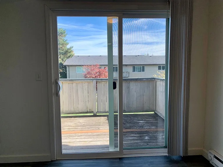 ES2275 -Eagle Rock Apartments — Photo 18