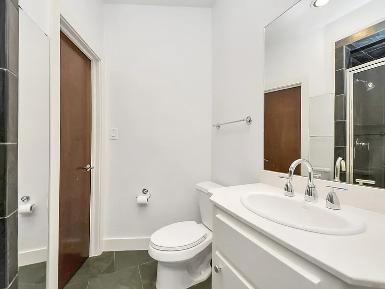 1610 Calumet St — Photo 19