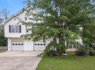 577 Paradise Cir, Douglasville, GA 30134