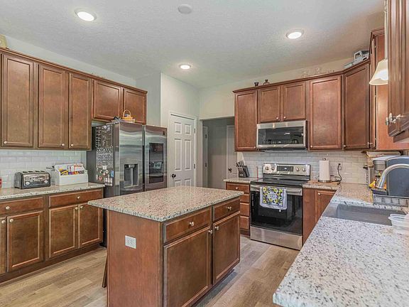 19NKYSOLD_2795 Fords Mill