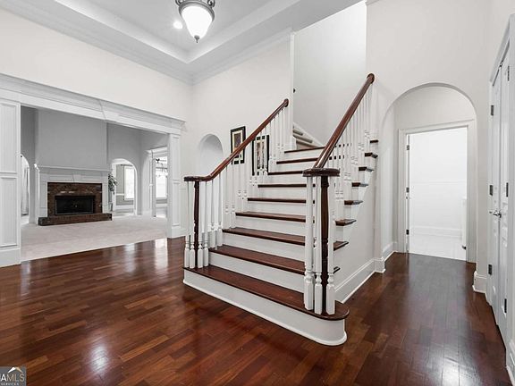 4th image of 730 Windsor Place Cir SW
